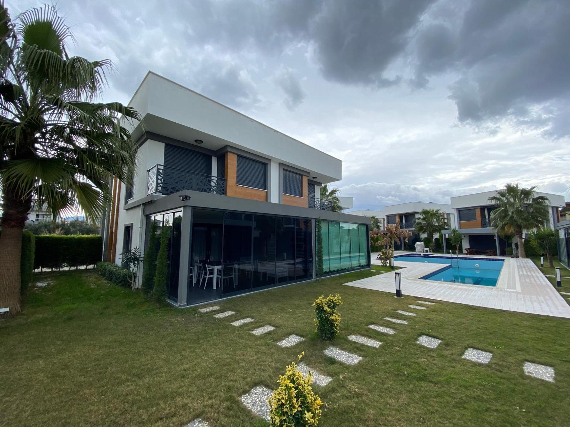 Villa Yilmaz Dream Holiday คูซาดาซี ภายนอก รูปภาพ